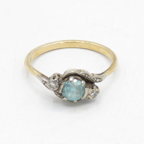 109 - 9ct gold vintage blue zirconia & diamond dress ring (3.6g) Size  U