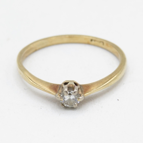 124 - 9ct gold diamond solitaire dress ring (1.2g) Size  M