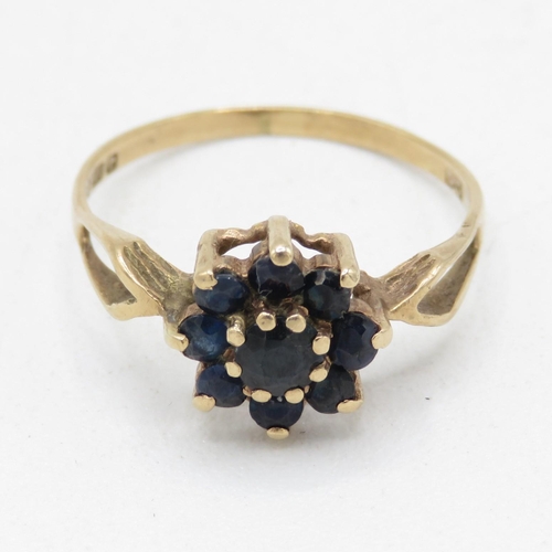 130 - 9ct gold vintage sapphire floral cluster dress ring (1.3g) AS SEEN - MISHAPEN Size  M