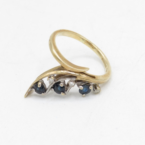 153 - 9ct gold sapphire and diamond spray dress ring (2g) Size  I 1/2