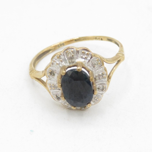 193 - 9ct gold vintage sapphire and diamond halo dress ring (1.9g) Size  O