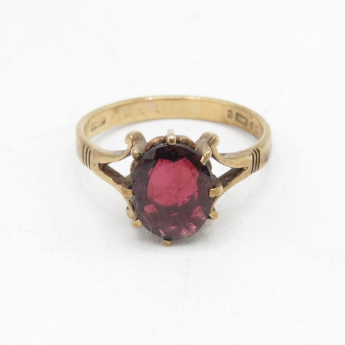 218 - 9ct gold vintage garnet dress ring (2.5g) Size  N