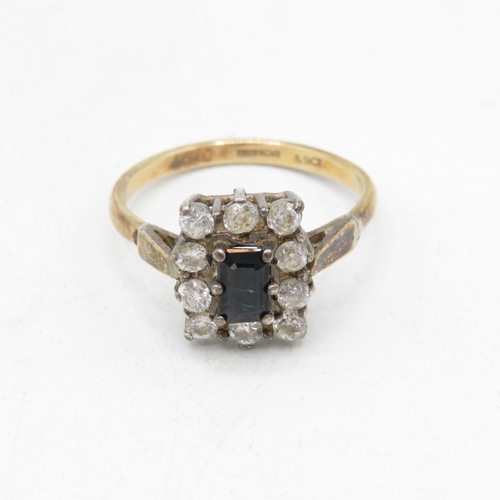 22 - 9ct gold sapphire and cubic zirconia ring (2.8g) Size  Q