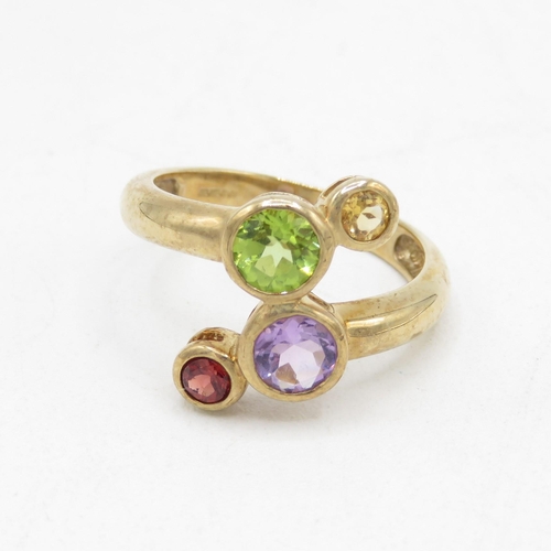 221 - 9ct gold garnet, amethyst, peridot & citrine ring (3.5g) Size  N