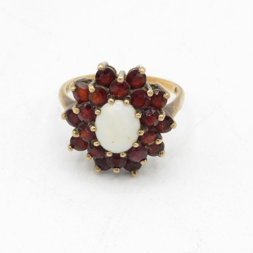 38 - 9ct gold vintage opal and garnet halo cluster cocktail ring (4.2g) Size  R