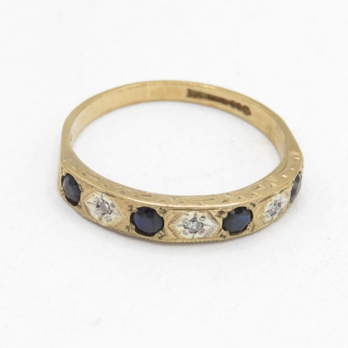 87 - 9ct gold vintage sapphire & diamond half eternity ring (1.8g) Size  P