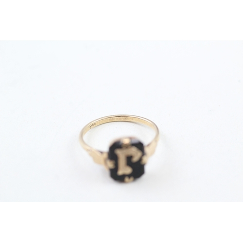 16 - 9ct gold victorian onyx initial 'J' dress ring (1.8g) Size  M