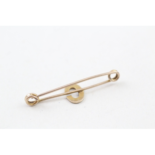 28 - 9ct gold antique seed pearl bar brooch (1g)