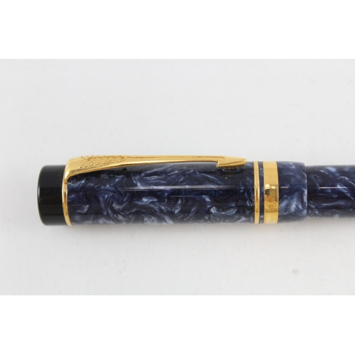 389 - Parker Duofold Special Navy Lacquer Fountain Pen w/ 18ct Gold Nib WRITING