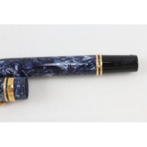 389 - Parker Duofold Special Navy Lacquer Fountain Pen w/ 18ct Gold Nib WRITING