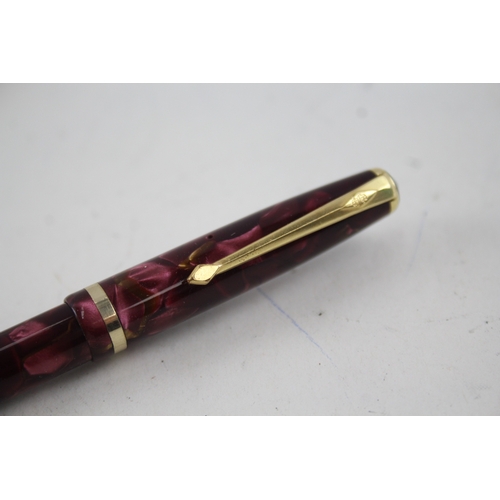 398 - Vintage Conway Stewart 12 Burgundy FOUNTAIN PEN w/ 14ct Gold Nib WRITING