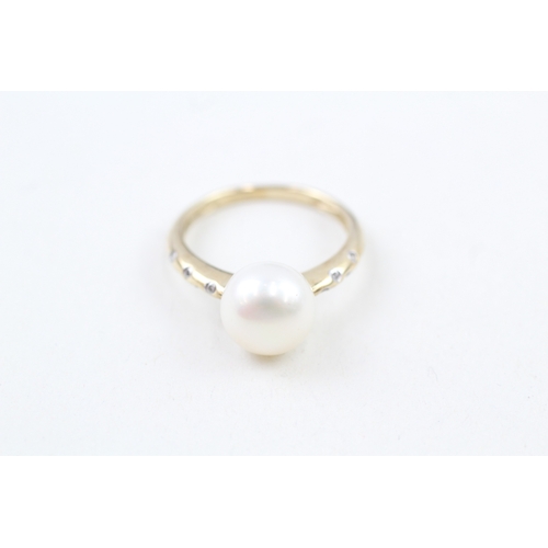 40 - 9ct gold cultured pearl dress ring with diamond set shoulders (3g) Size  P