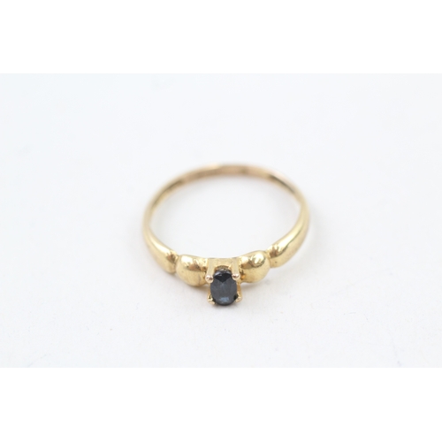 45 - 9ct gold vintage oval cut sapphire solitaire dress ring (1.3g) Size  P