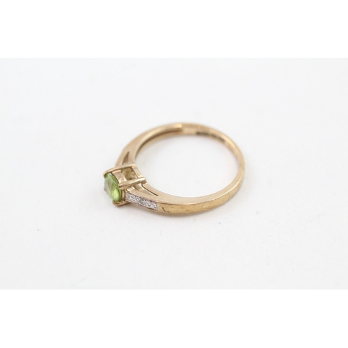 49 - 9ct gold peridot solitaire dress ring with diamond set shoulders (1.6g) Size  L