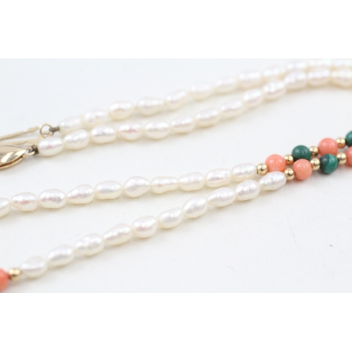 56 - 14ct gold clasped rice pearl, malachite and coral necklace with 14ct gold beads (8g)