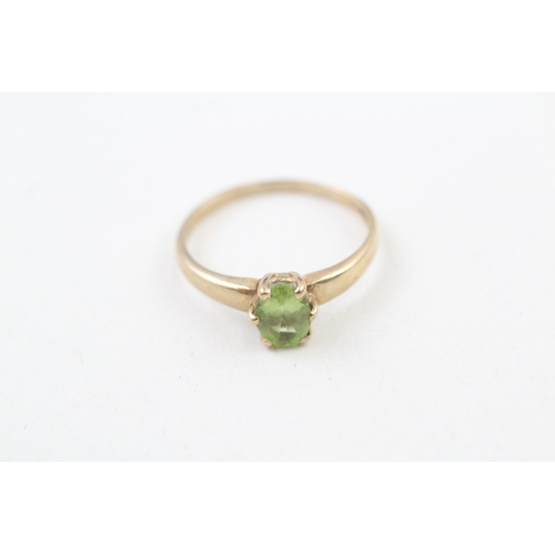 60 - 9ct gold oval cut peridot solitaire dress ring (1.5g) Size  N