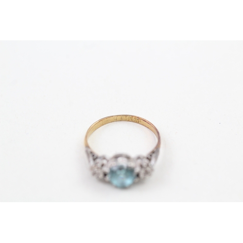 72 - 9ct gold and platinum vintage blue zircon and diamond three stone dress ring (2.2g) Size  K