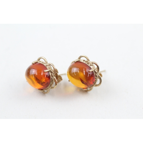 9 - 9ct gold amber cabochon stud earrings (3.4g)