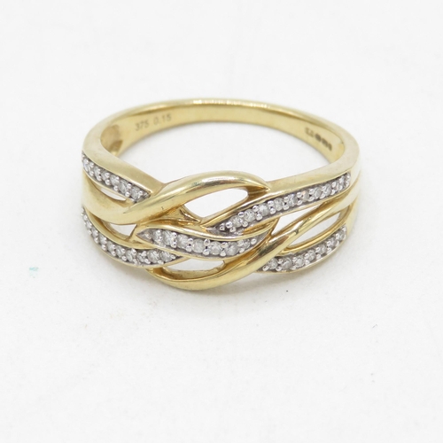 17 - 9ct gold diamond crossover dress ring (3.2g) Size  Q