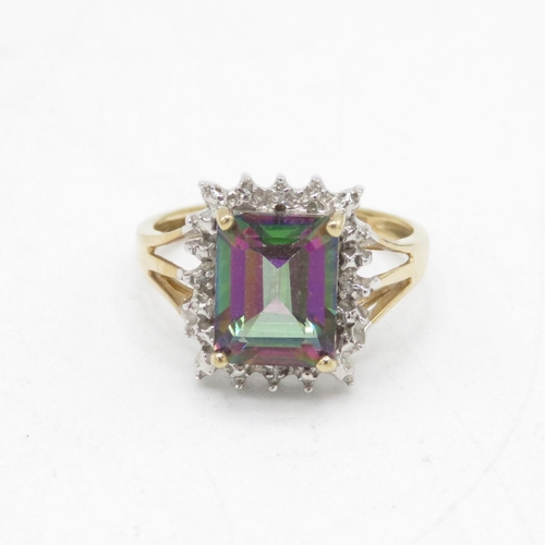 32 - 9ct gold diamond & mystic topaz cluster ring (2.6g) Size  K