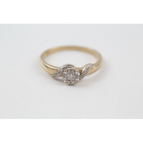 10 - 9ct gold diamond crossover dress ring (2.1g) Size  R