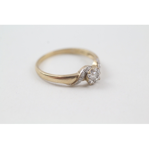 10 - 9ct gold diamond crossover dress ring (2.1g) Size  R