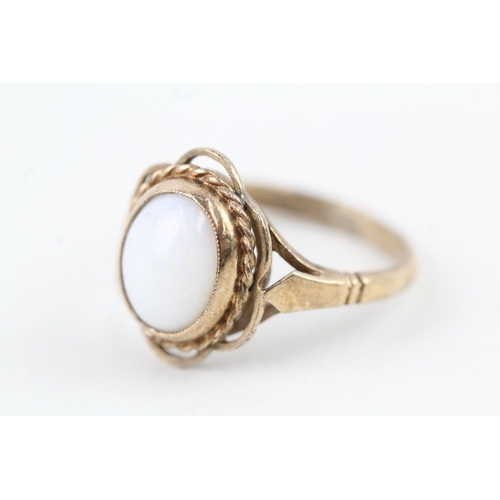 105 - 9ct gold vintage cabochon cut opal dress ring (2.8g) Size  K