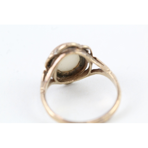 105 - 9ct gold vintage cabochon cut opal dress ring (2.8g) Size  K