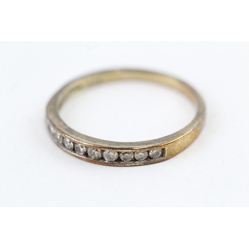 107 - 9ct gold diamond half eternity ring, total diamond weight: 0.25ct (approximately) (1.6g) Size  P