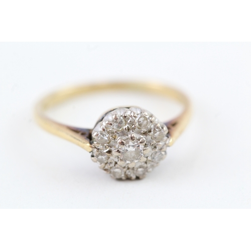 121 - 18ct gold & platinum diamond cluster ring (3g) Size  M