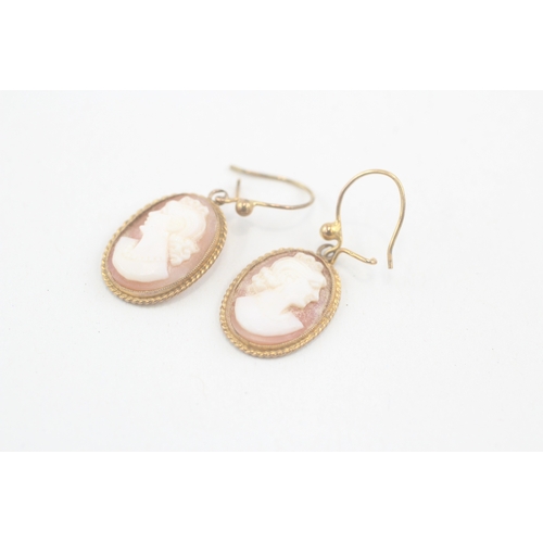 126 - 9ct gold shell cameo drop earrings (3.3g)