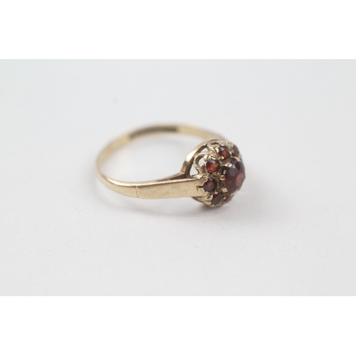 16 - 9ct gold vintage garnet floral cluster dress ring (1.7g) Size  L