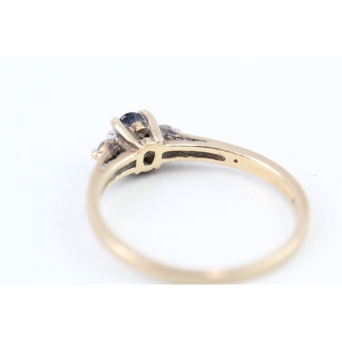 179 - 9ct gold sapphire & diamond three stone ring (1.7g) Size  O