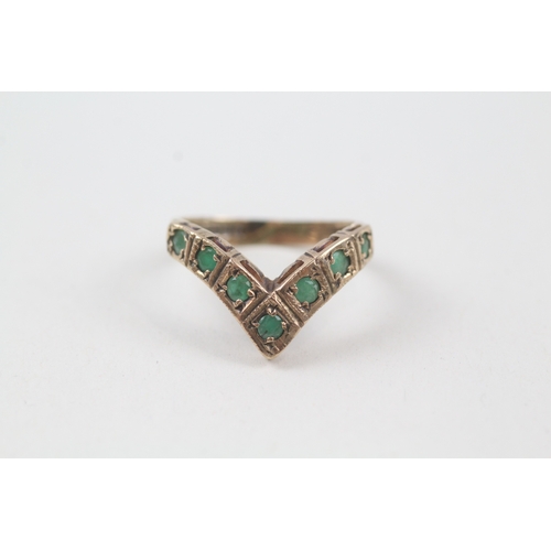 18 - 9ct gold vintage emerald wishbone dress ring (2.3g) Size  L