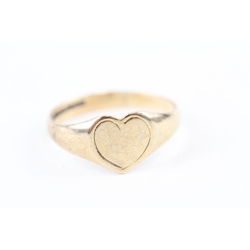 181 - 9ct gold vintage heart shape signet ring (1.5g) Size  K 1/2