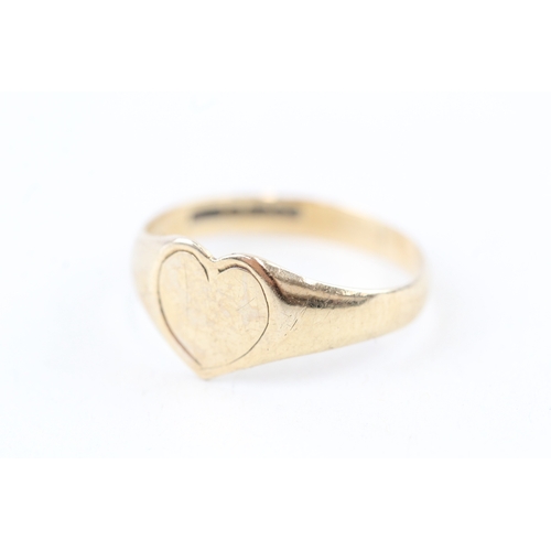 181 - 9ct gold vintage heart shape signet ring (1.5g) Size  K 1/2