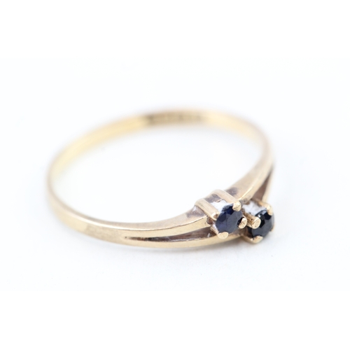 190 - 9ct gold vintage sapphire two stone ring (1.3g) Size  N