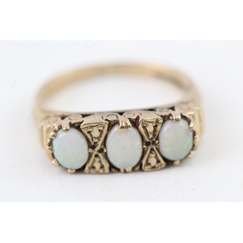 198 - 9ct gold vintage opal dress ring (3.5g) Size  M