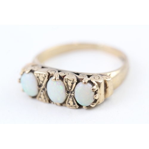 198 - 9ct gold vintage opal dress ring (3.5g) Size  M