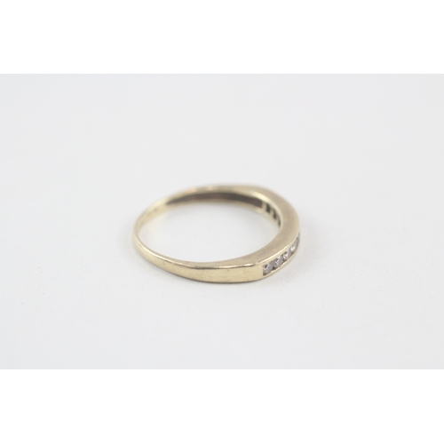 205 - 9ct gold diamond half eternity ring, total diamond weight: 0.25ct (approximately) (1.6g) Size  M 1/2