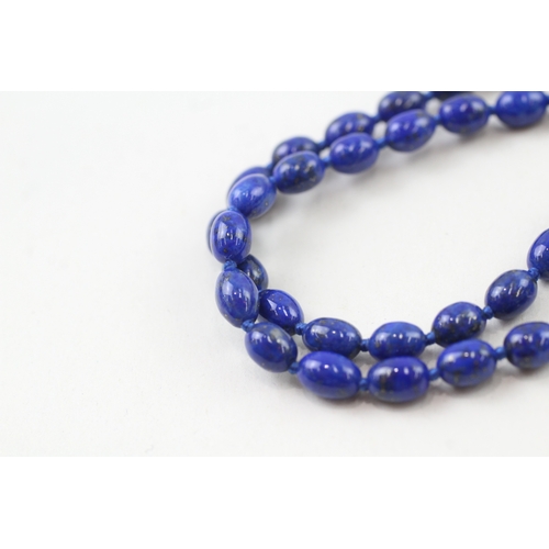 206 - 9ct gold clasp lapis lazuli beaded necklace individually knotted (12g)