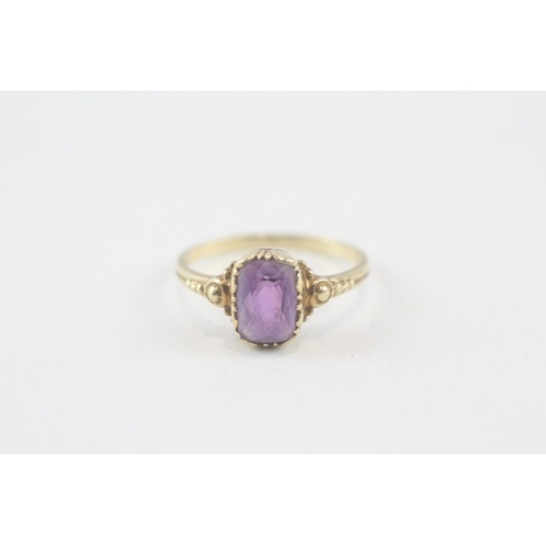 208 - 14ct gold vintage style amethyst dress ring with patterned shoulders (2.3g) Size  O