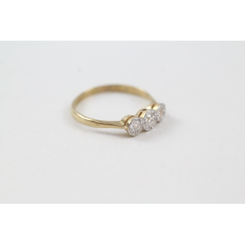 226 - 18ct gold vintage diamond trilogy dress ring (1.7g) Size  K