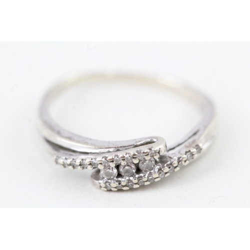 251 - 9ct gold diamond dress ring, total diamond weight: 0.15ct (approximately) (2g) Size  N 1/2