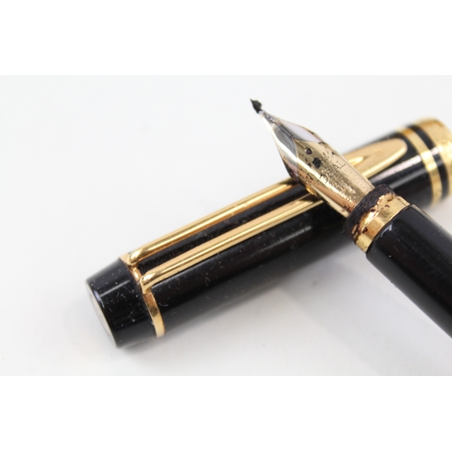 447 - Vintage Waterman Ideal Black Lacquer Fountain Pen w/ 18ct Gold Nib WRITING Boxed