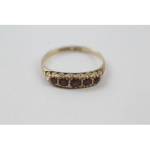 5 - 9ct gold vintage garnet five stone dress ring with ornate gallery (1.6g) Size  S