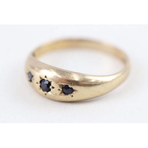 65 - 9ct gold vintage star set sapphire three stone ring (1.9g) Size  N