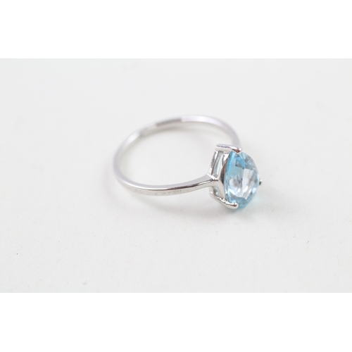 66 - 9ct white gold pear cut blue topaz solitaire dress ring (1.7g) Size  P