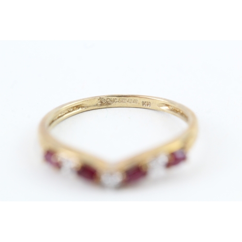 70 - 9ct gold vintage ruby & diamond wishbone ring (1.6g) Size  P