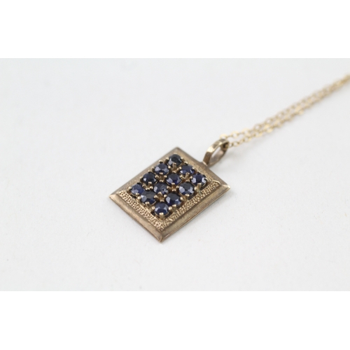 95 - 9ct gold vintage sapphire pendant with 9ct gold chain (3g)